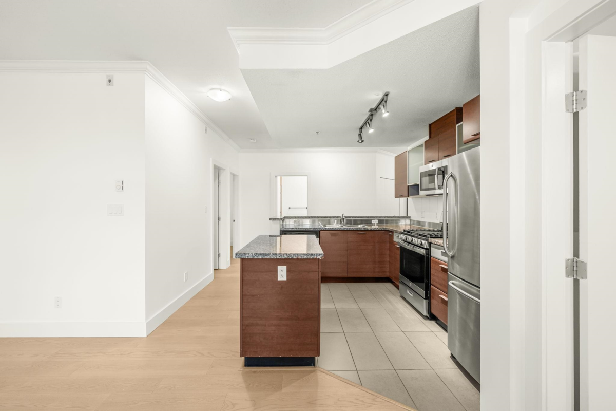 Walk-In Closet Photo of 115 6033 Katsura Street, Richmond, BC