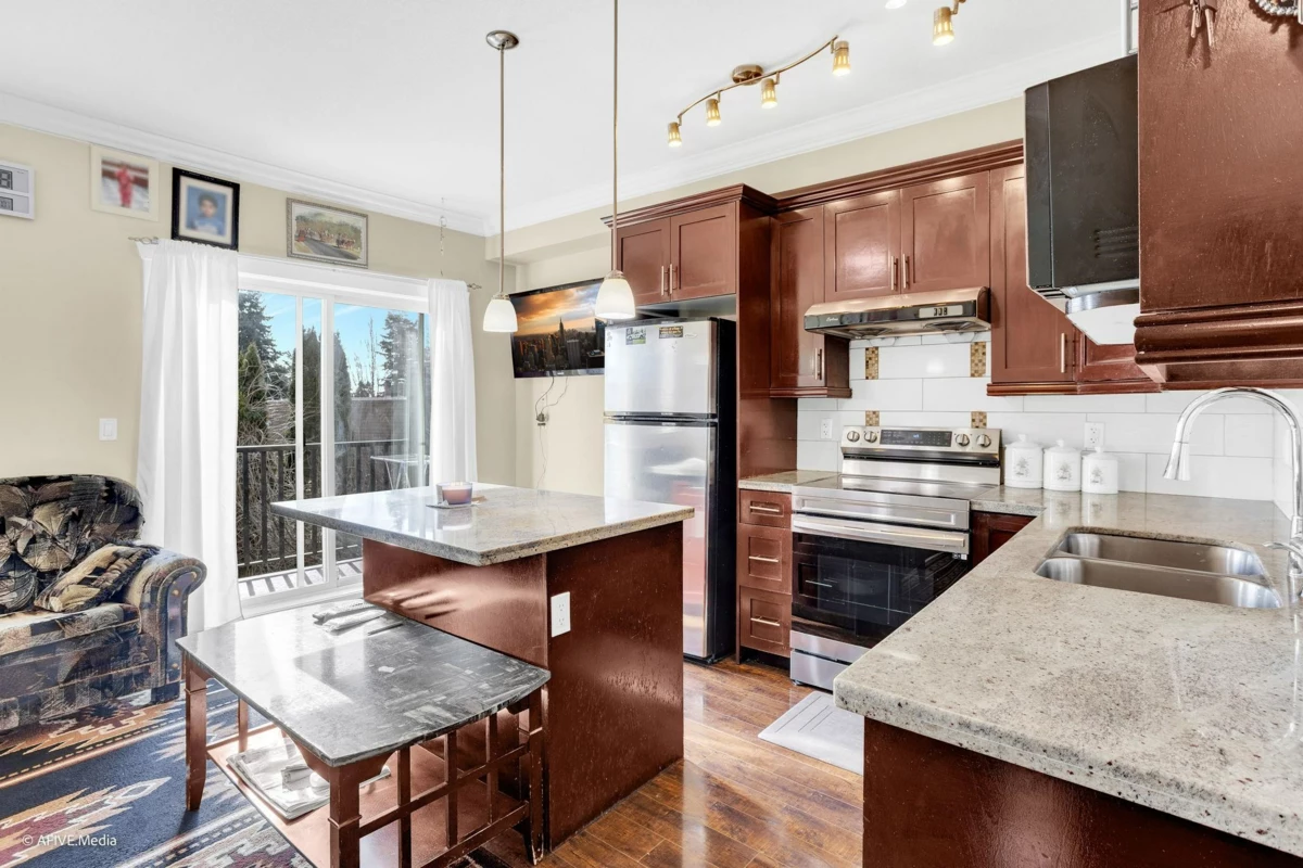 Primary Bathroom Photo of 42 9533 130a Street, Surrey, BC