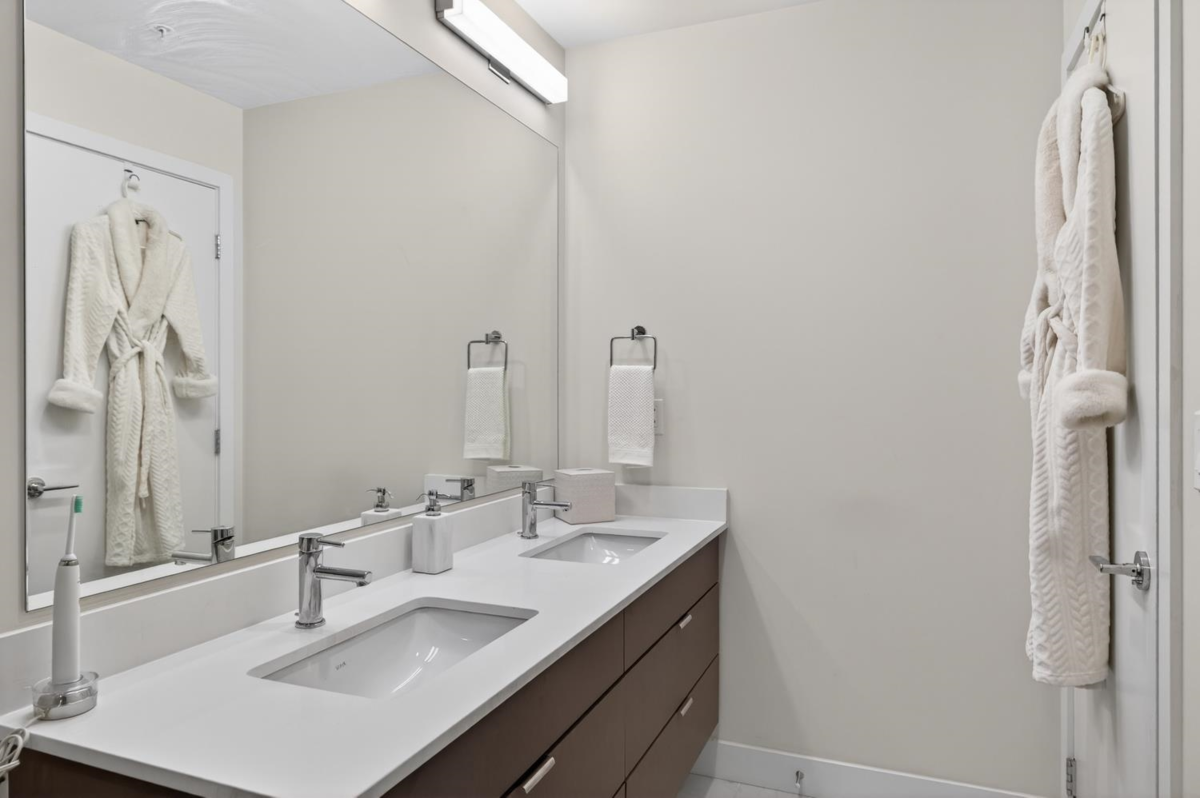 Hallway Photo of 319 1792 Starling Drive, Tsawwassen, BC