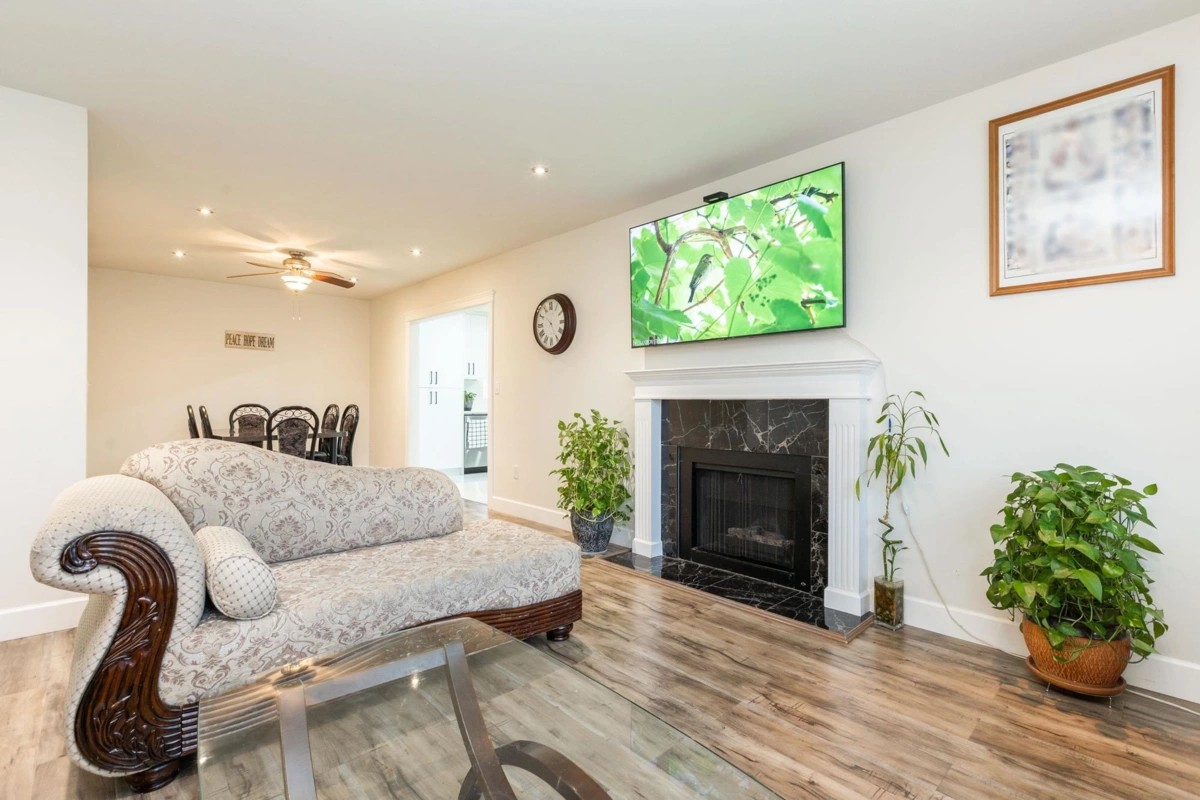 Dining Area Photo of 8412 134b Street, Surrey, BC
