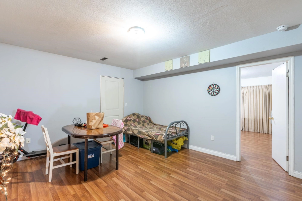 Entry Foyer Photo of 8412 134b Street, Surrey, BC