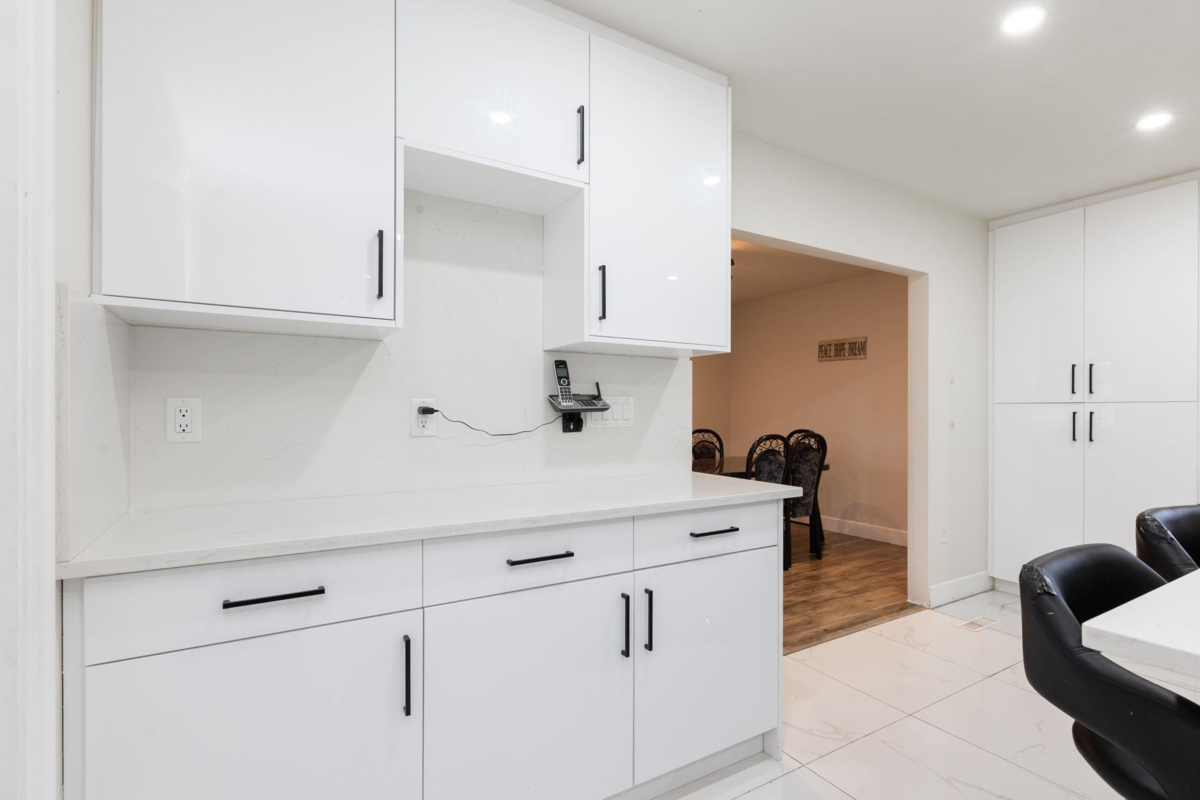 Guest Bathroom Photo of 8412 134b Street, Surrey, BC