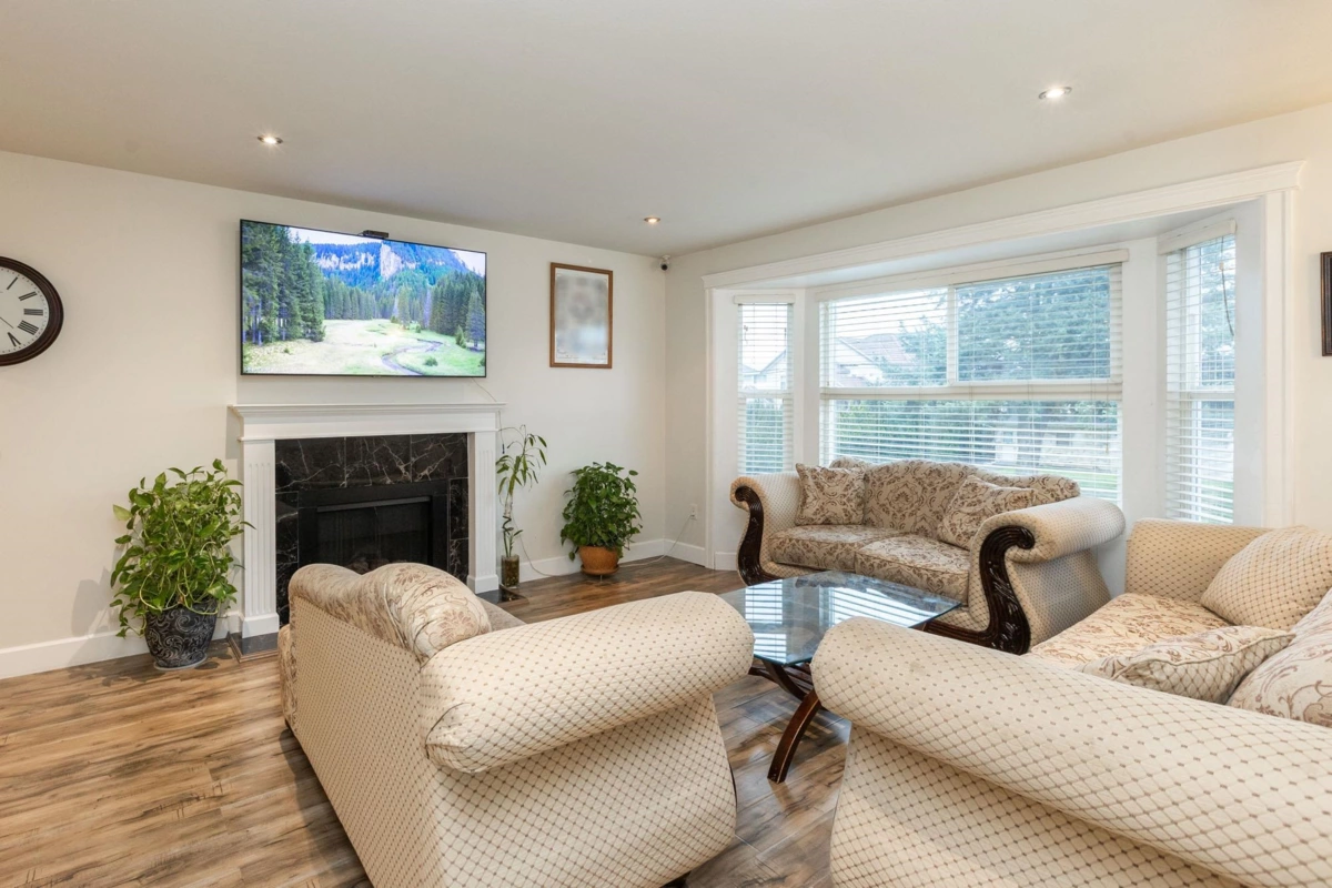 Kitchen Island Photo of 8412 134b Street, Surrey, BC