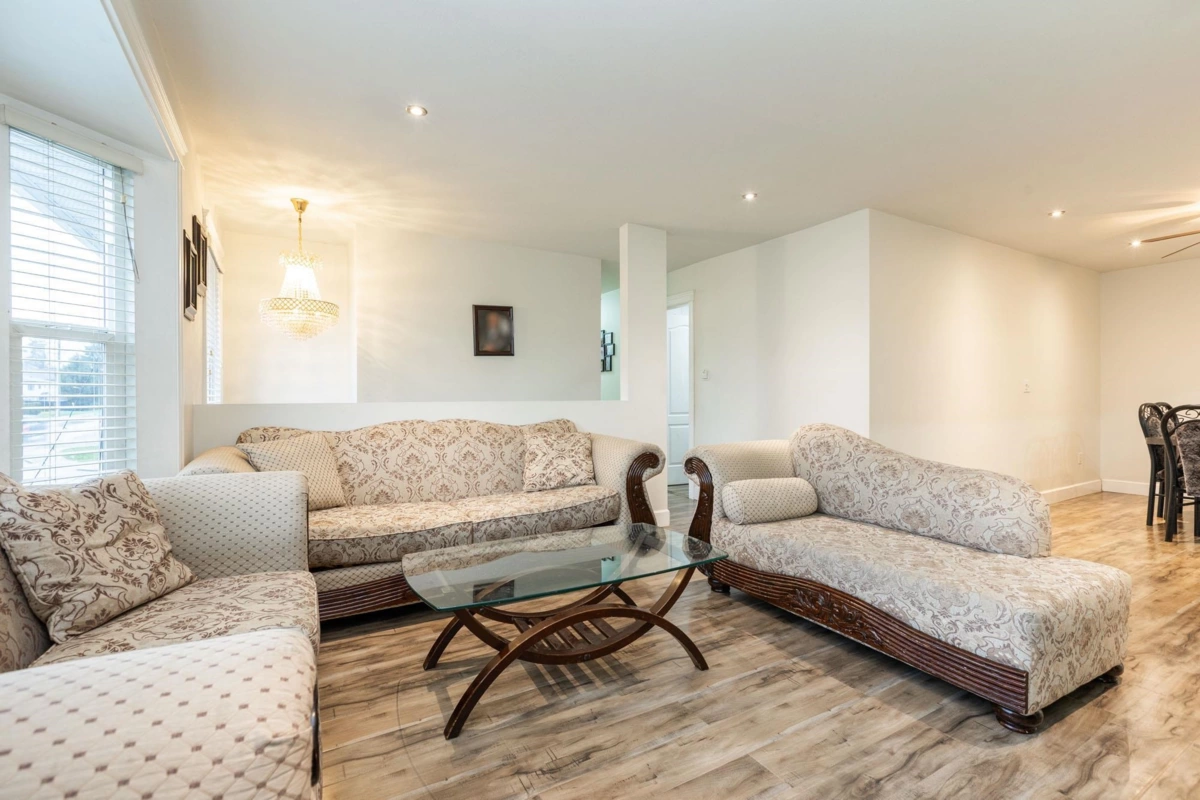 Kitchen Photo of 8412 134b Street, Surrey, BC