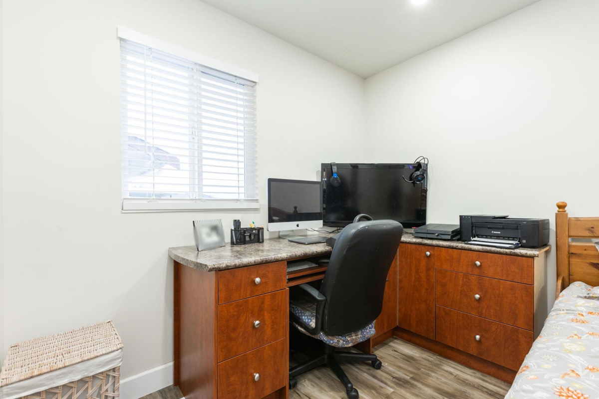 Laundry Room Photo of 8412 134b Street, Surrey, BC