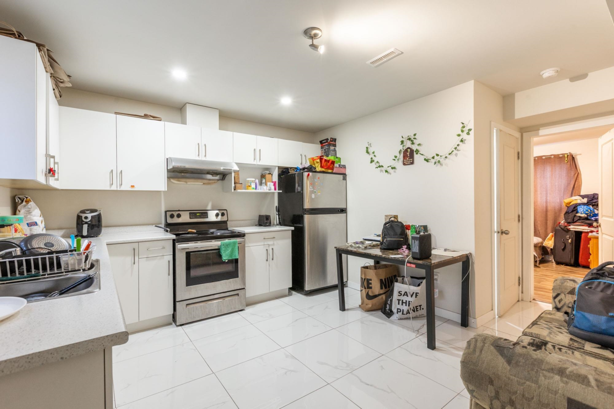 Mudroom Photo of 8412 134b Street, Surrey, BC