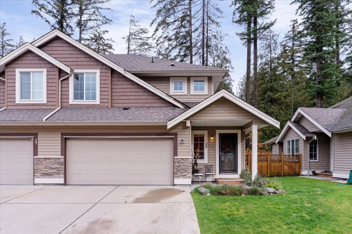 Exterior Rear Photo of 28 1175 7th Avenue, Hope, BC