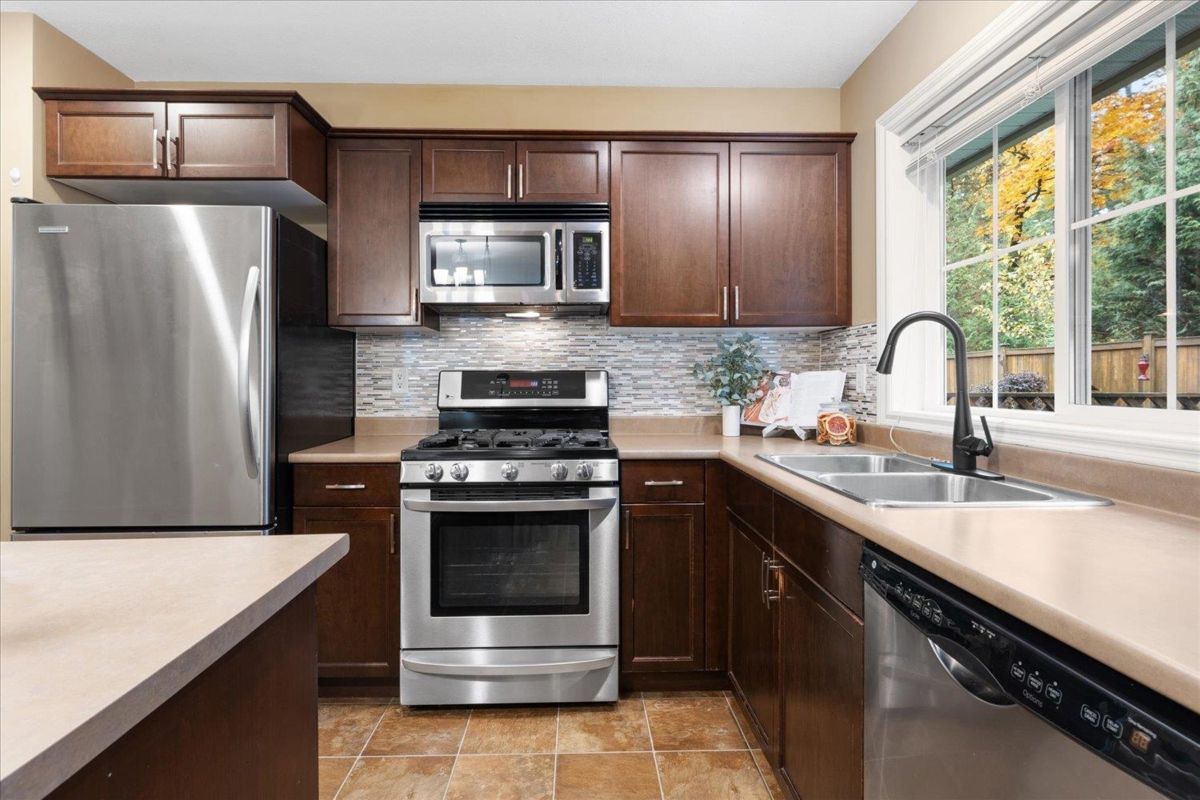 Walk-In Closet Photo of 28 1175 7th Avenue, Hope, BC