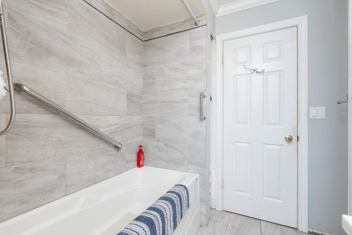 Garage Interior Photo of 27283 29 Avenue, Langley, BC