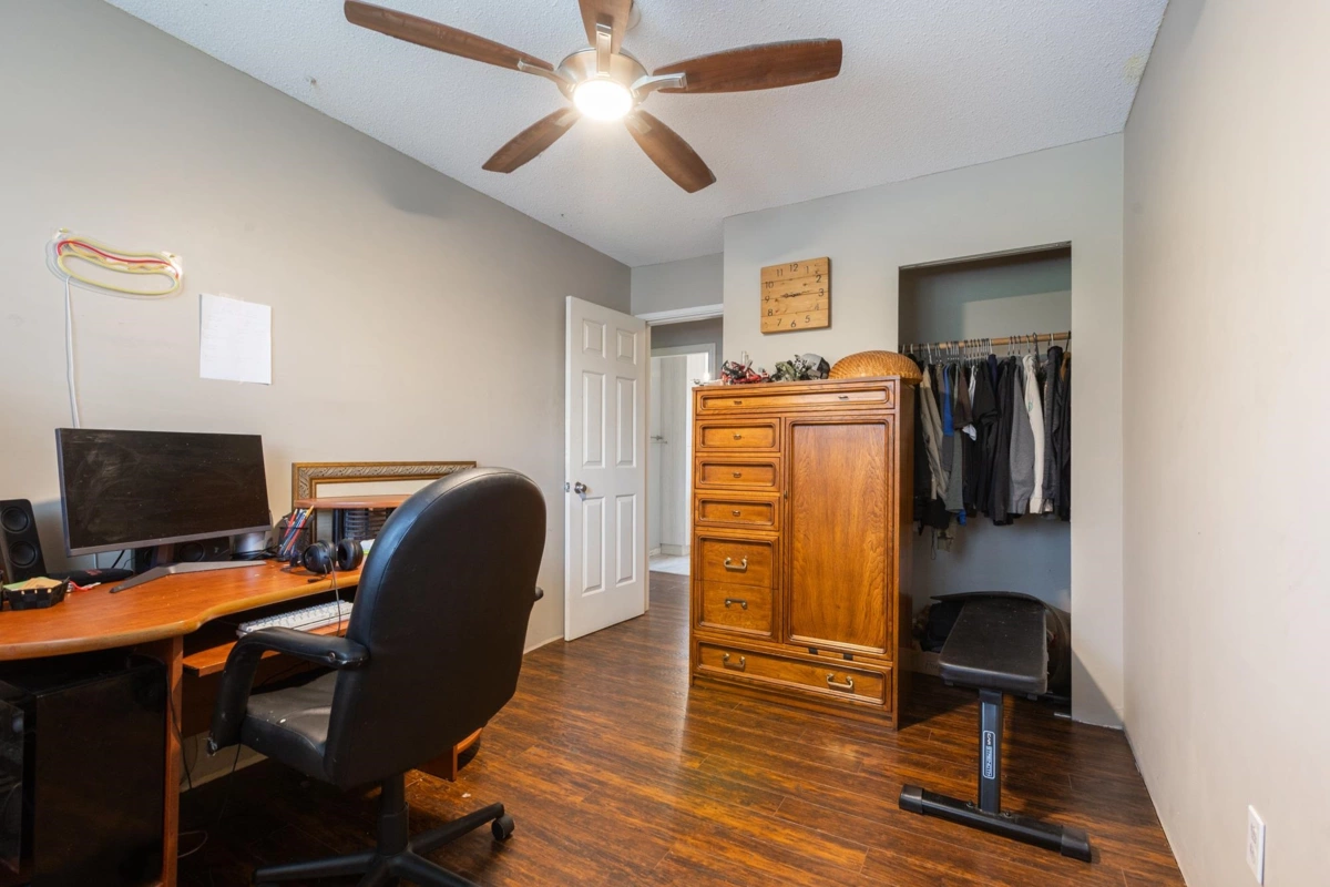 Hallway Photo of 27283 29 Avenue, Langley, BC