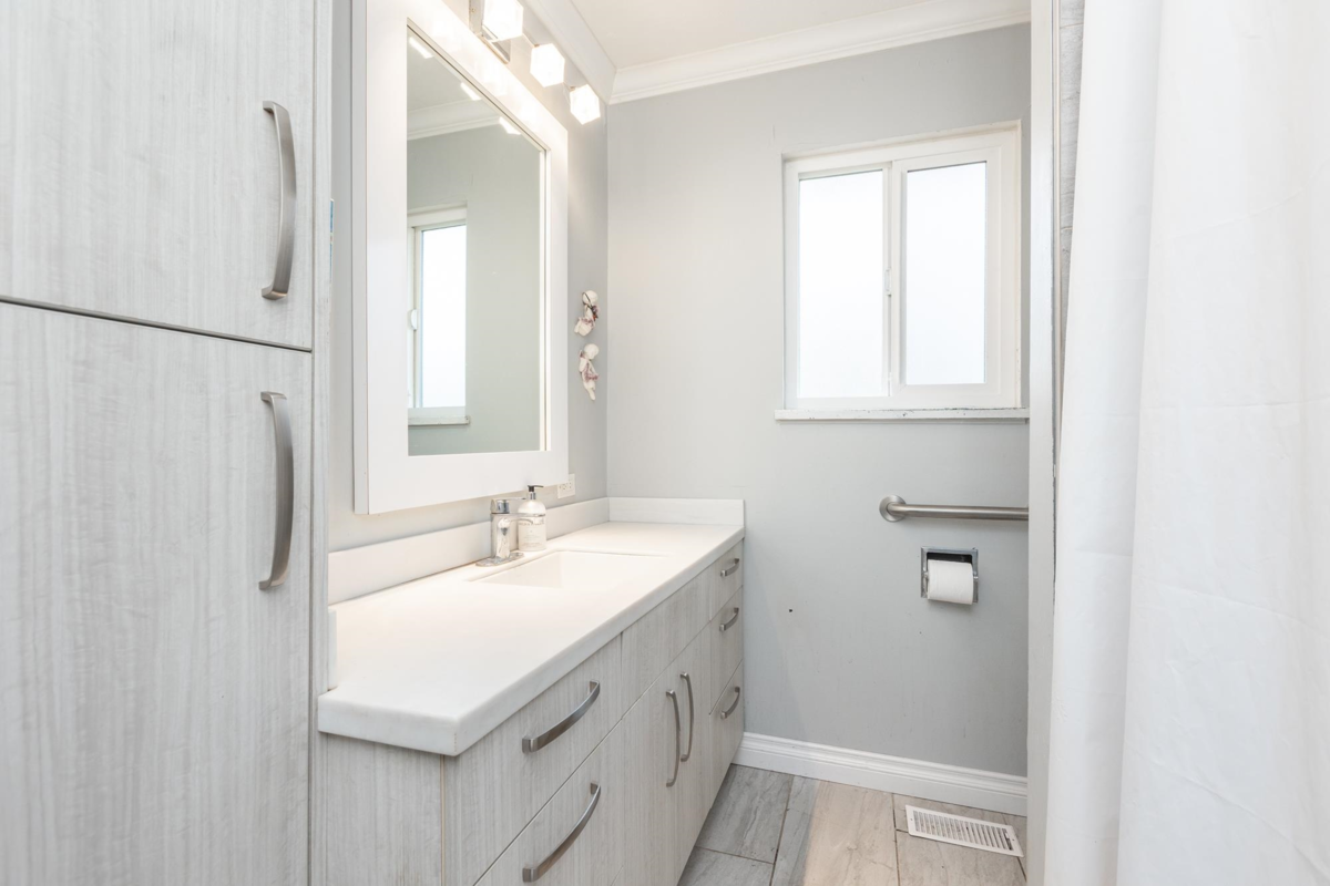 Staircase Photo of 27283 29 Avenue, Langley, BC