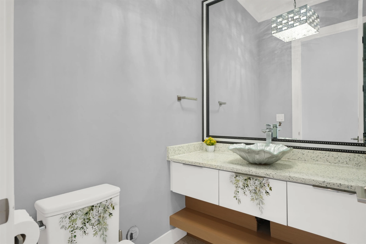 Primary Bathroom Photo of 14919 62a Avenue, Surrey, BC