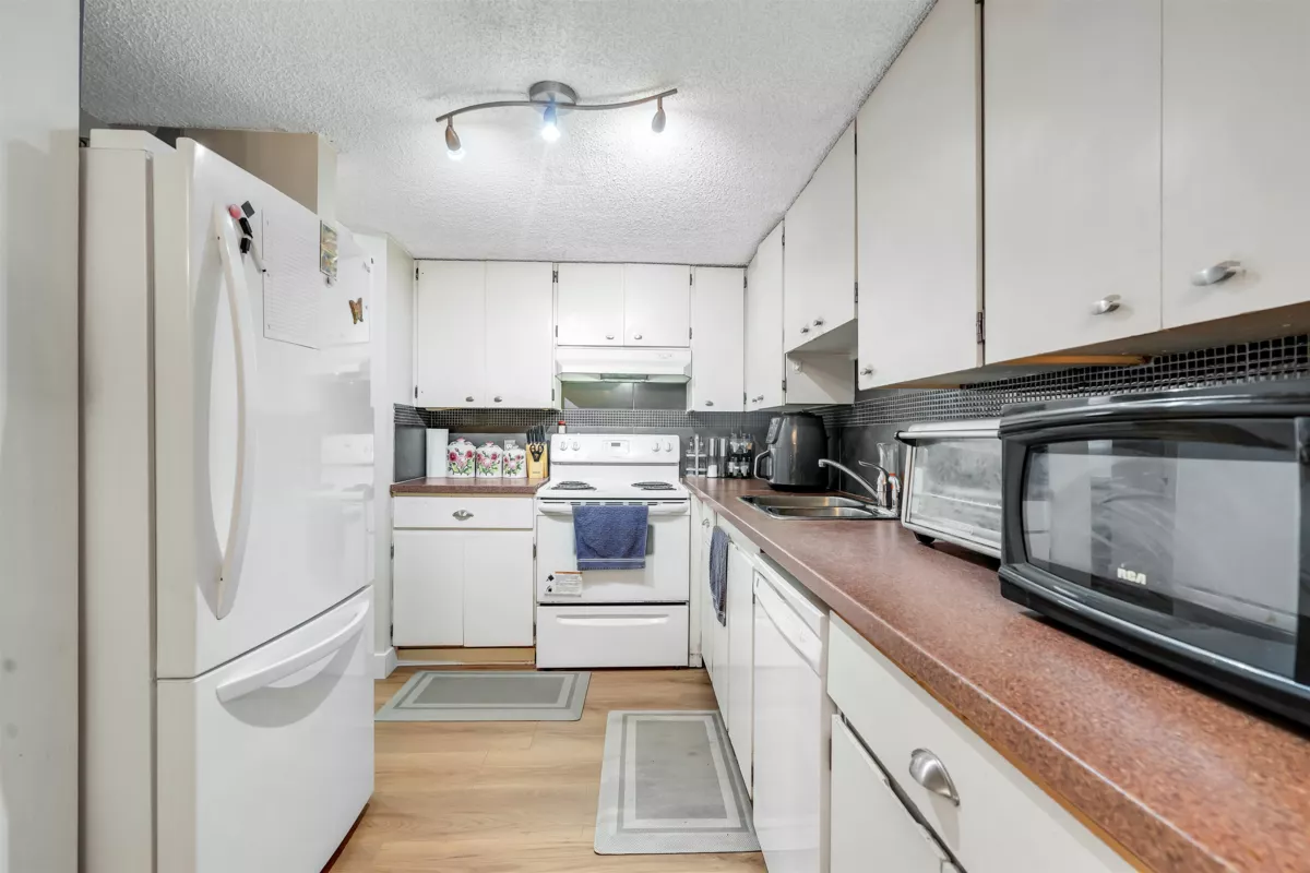 Family Room Photo of 105 7116 133b Street, Surrey, BC