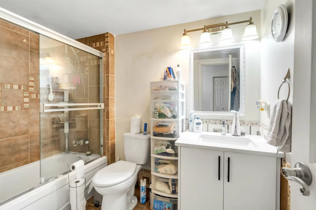 Guest Bathroom Photo of 105 7116 133b Street, Surrey, BC