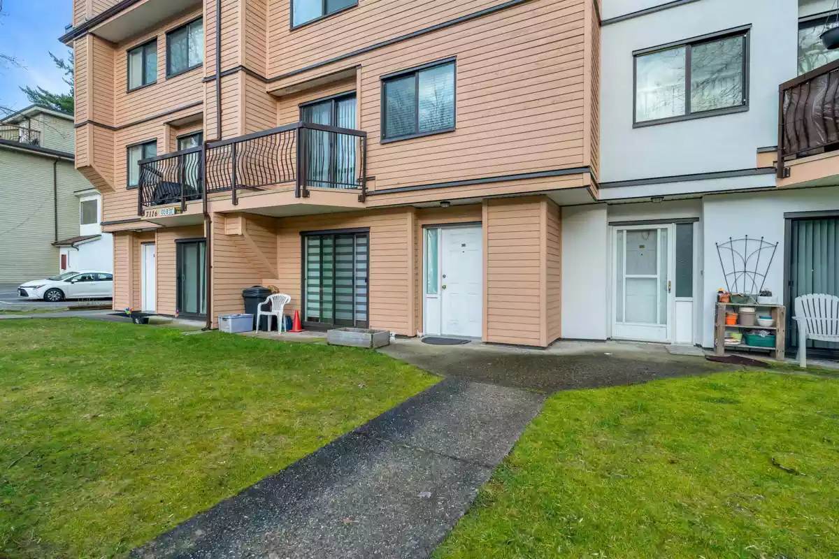 Walk-In Closet Photo of 105 7116 133b Street, Surrey, BC