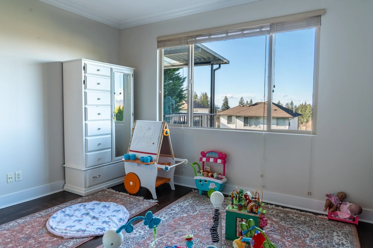 Breakfast Nook Photo of 10707 248 Street, Maple Ridge, BC