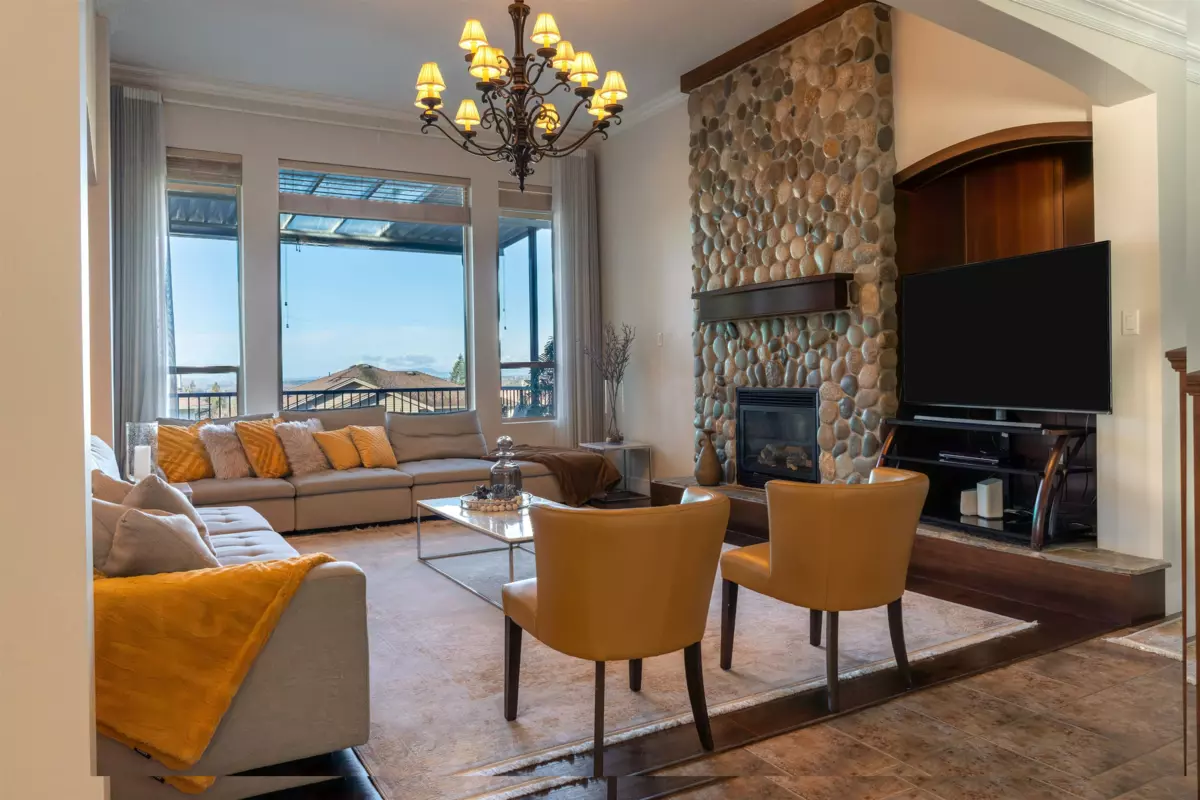 Family Room Photo of 10707 248 Street, Maple Ridge, BC