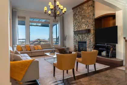 10707 248 Street, Maple Ridge, BC, Albion — 6 bed single family residence for sale