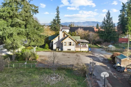 Primary Bedroom Photo of 29380 Huntingdon Road, Abbotsford, BC