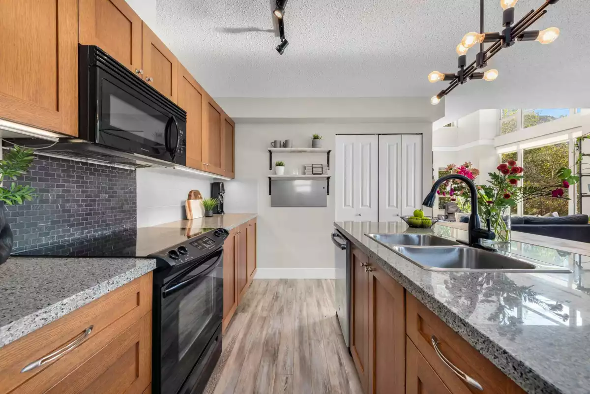 Breakfast Nook Photo of 38226 Eaglewind Boulevard, Squamish, BC