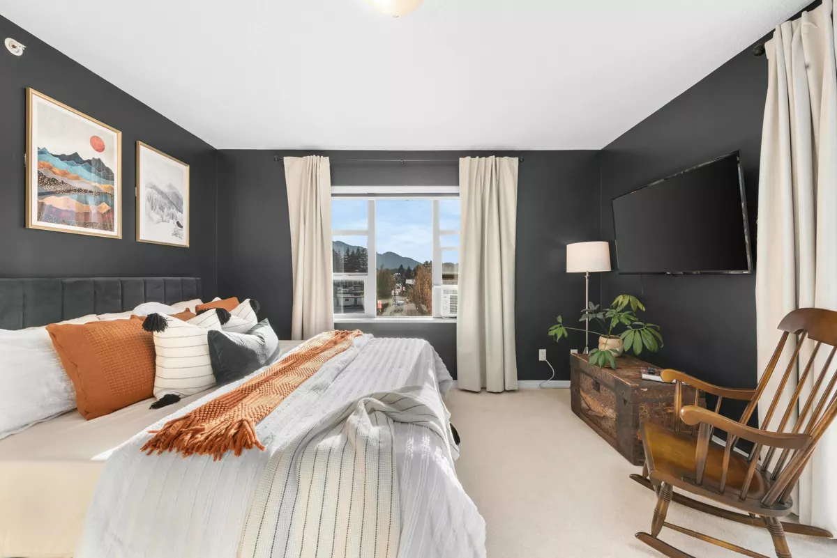 Entry Foyer Photo of 38226 Eaglewind Boulevard, Squamish, BC