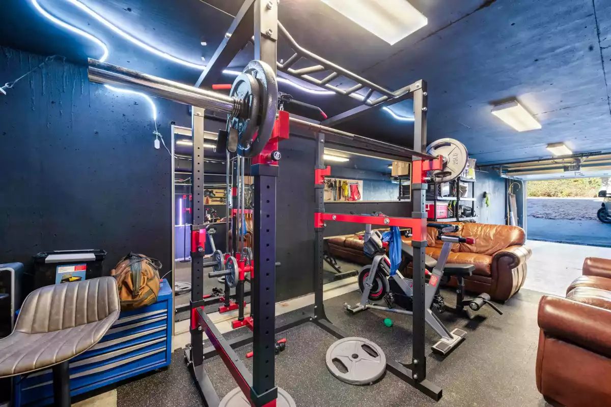 Hot Tub / Spa Photo of 38226 Eaglewind Boulevard, Squamish, BC