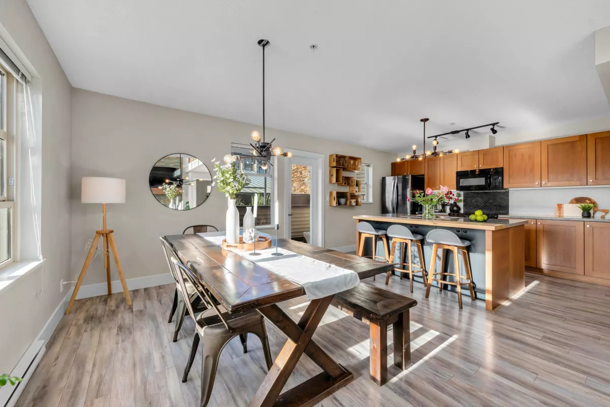 Kitchen Photo of 38226 Eaglewind Boulevard, Squamish, BC