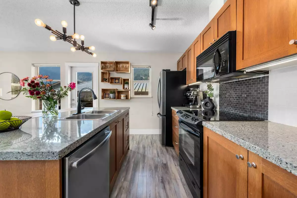 Primary Bathroom Photo of 38226 Eaglewind Boulevard, Squamish, BC