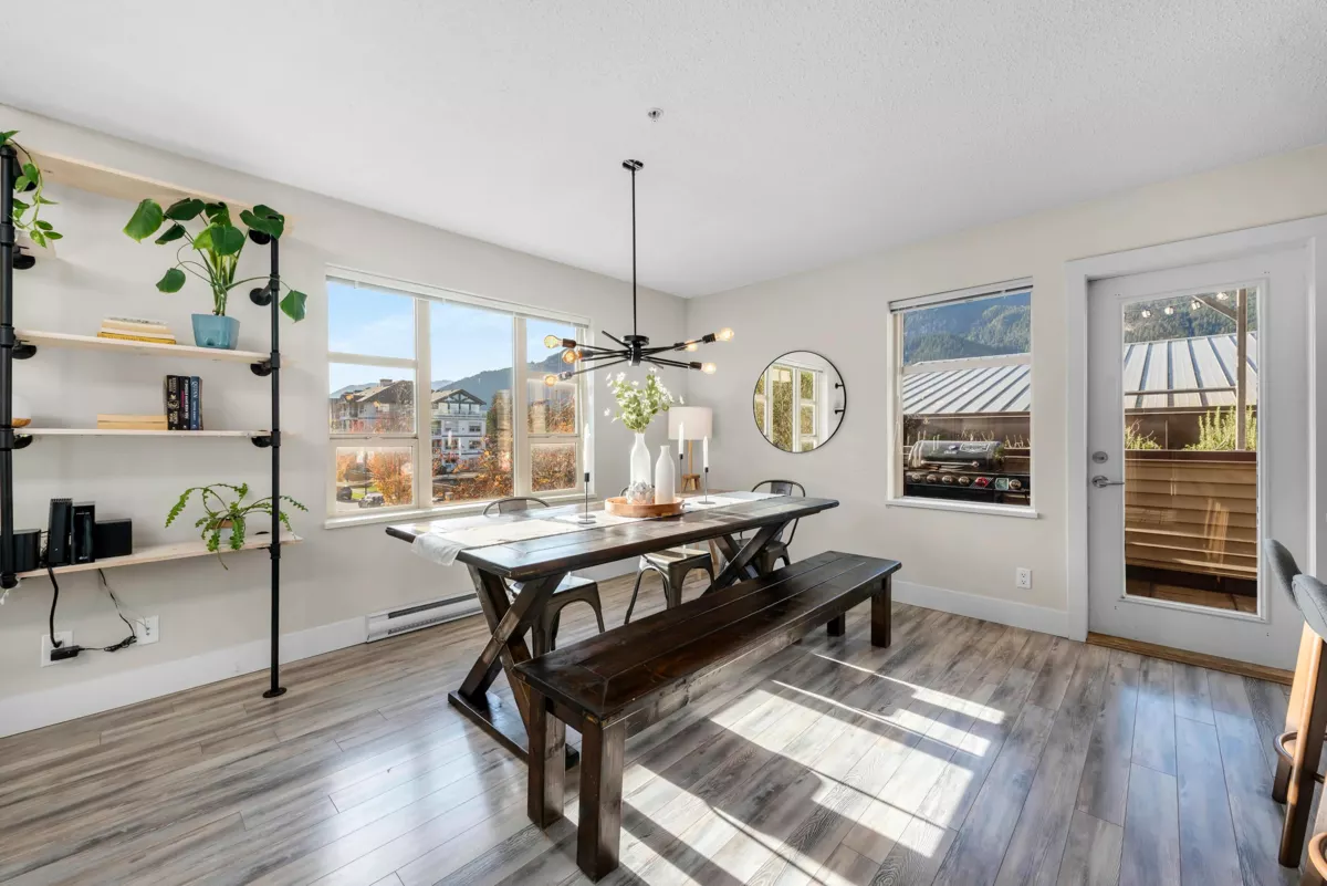 Walk-In Closet Photo of 38226 Eaglewind Boulevard, Squamish, BC