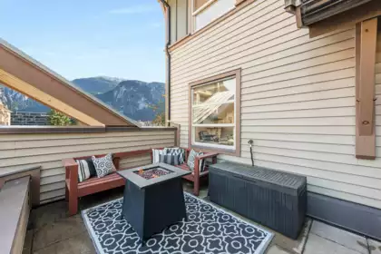 Front Yard Photo of 38226 Eaglewind Boulevard, Squamish, BC