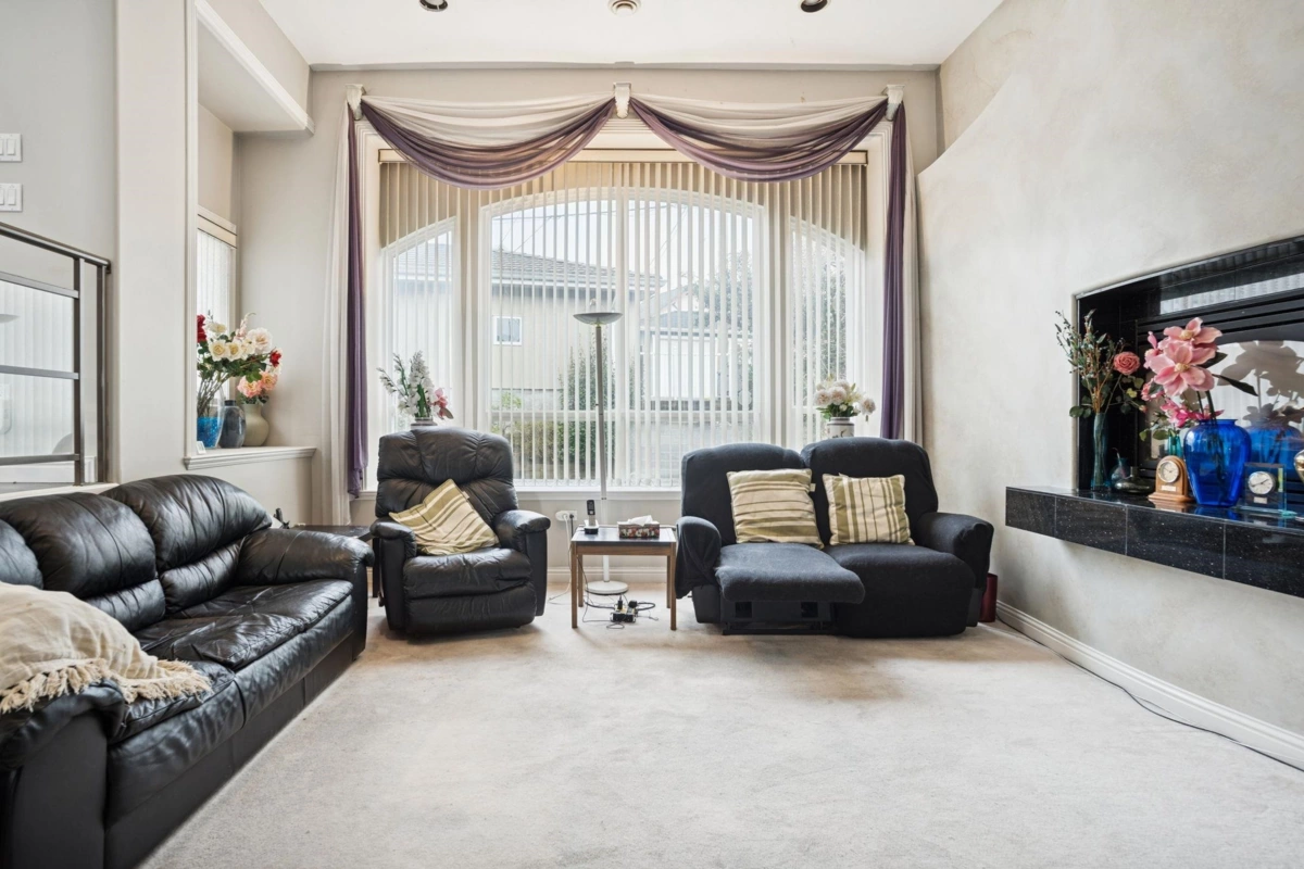 Dining Area Photo of 2085 Qualicum Drive, Vancouver, BC