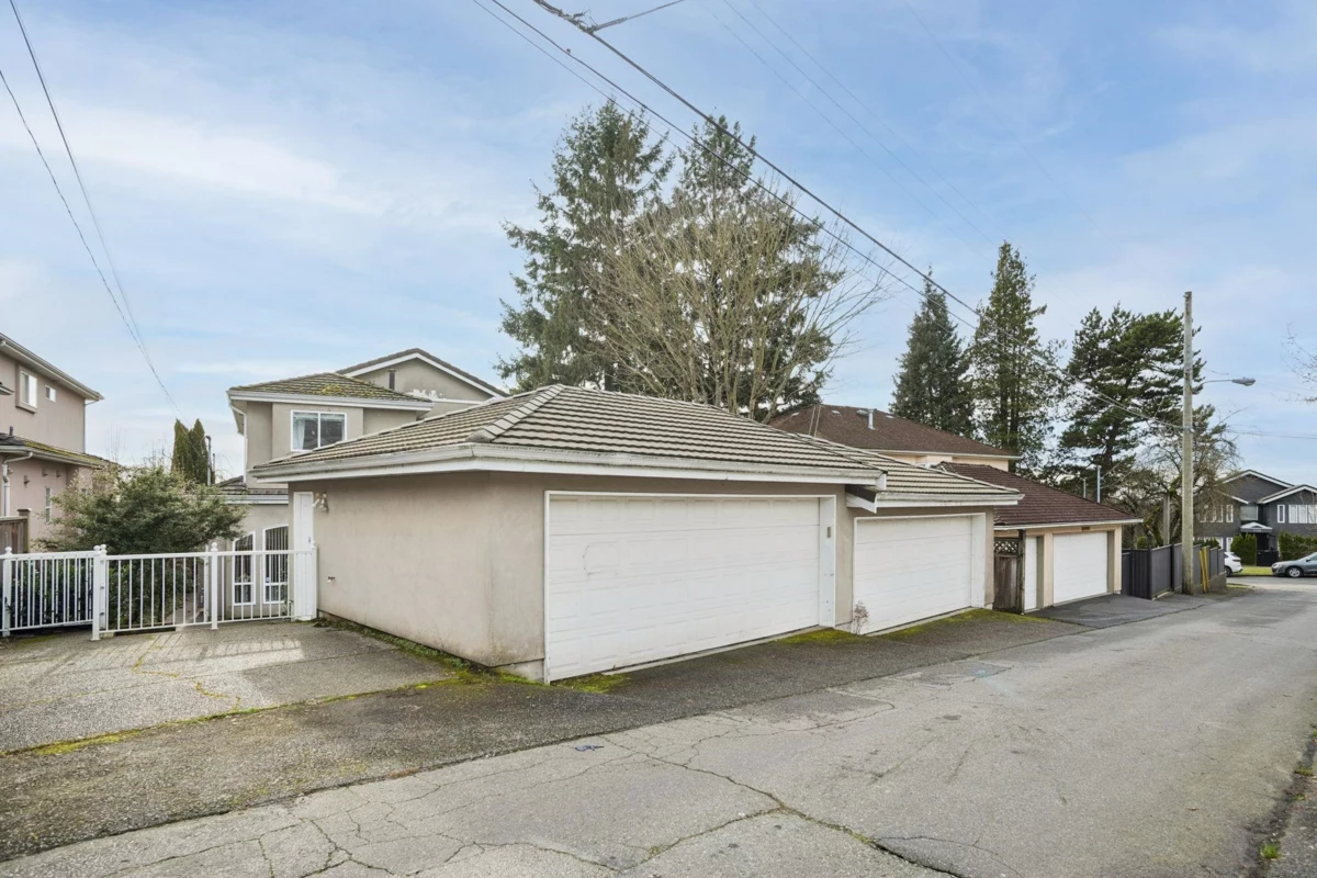 Fitness Center Photo Near 2085 Qualicum Drive, Vancouver, BC