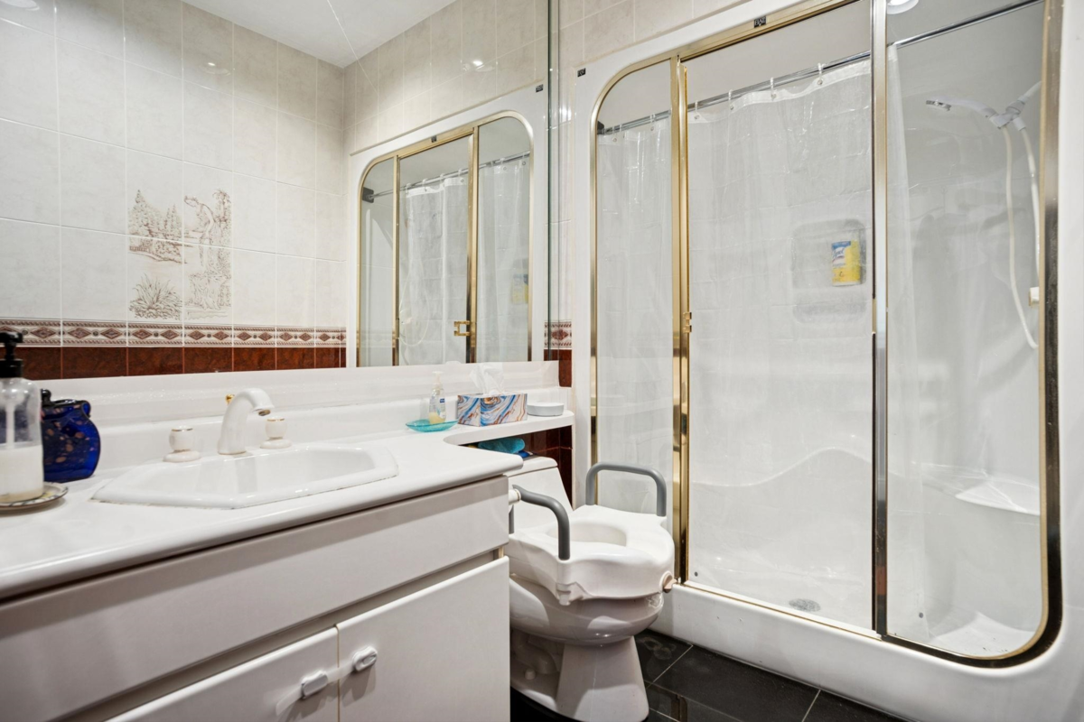 Front Yard Photo of 2085 Qualicum Drive, Vancouver, BC