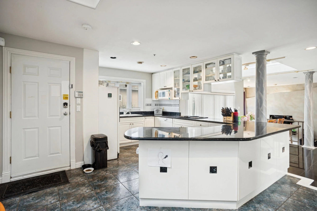 Guest Bathroom Photo of 2085 Qualicum Drive, Vancouver, BC