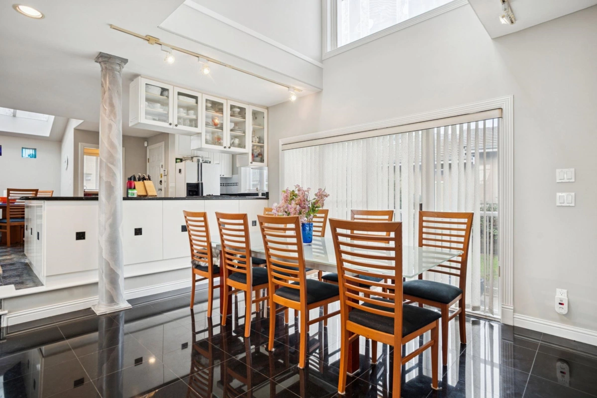 Kitchen Island Photo of 2085 Qualicum Drive, Vancouver, BC