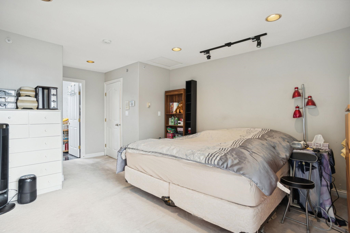 Laundry Room Photo of 2085 Qualicum Drive, Vancouver, BC