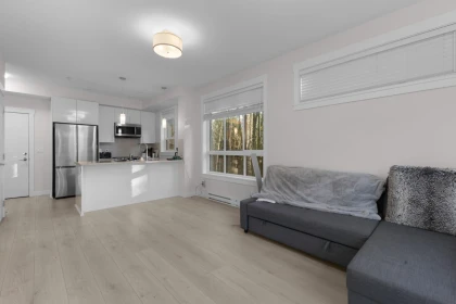 Kitchen Photo of 107 32690 14 Avenue, Mission, BC