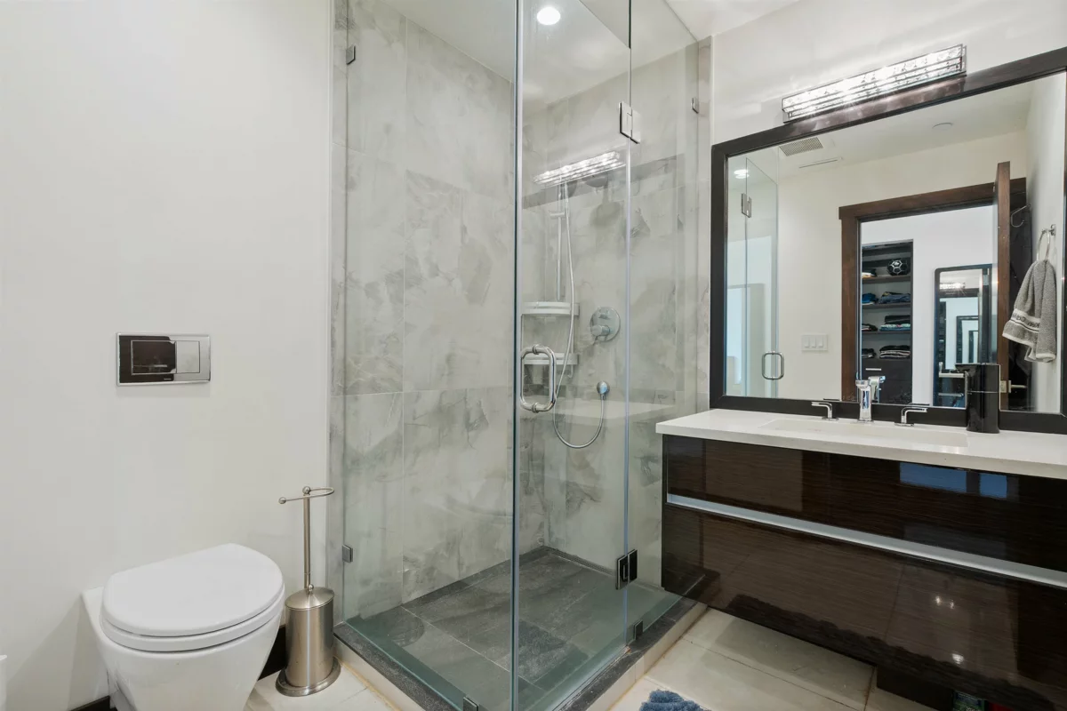 Hot Tub / Spa Photo of 2643 Nelson Avenue, West Vancouver, BC