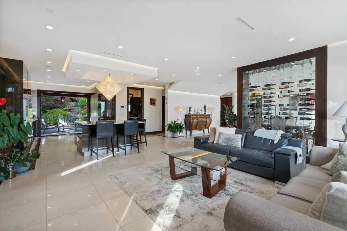 Kitchen Photo of 2643 Nelson Avenue, West Vancouver, BC