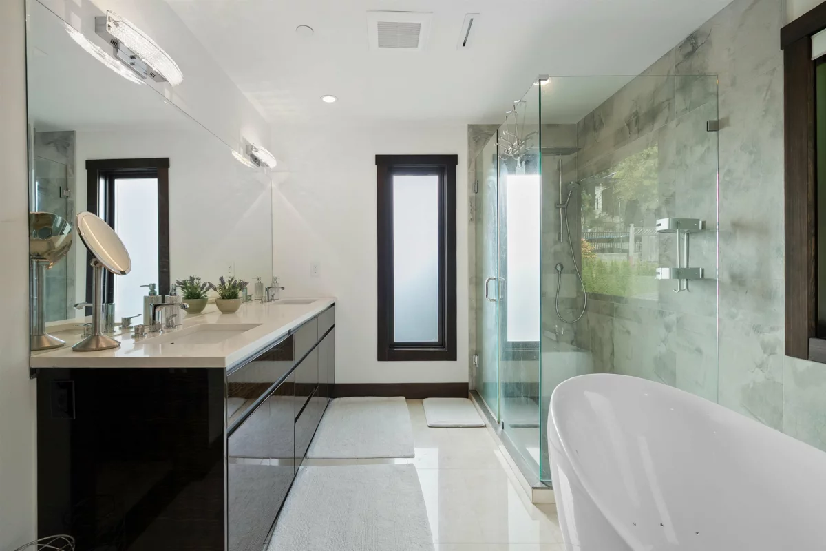 Outdoor Deck Photo of 2643 Nelson Avenue, West Vancouver, BC