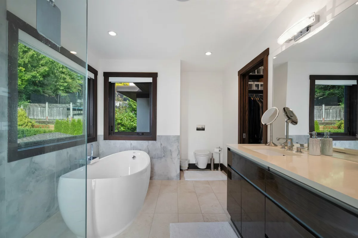 Outdoor Patio Photo of 2643 Nelson Avenue, West Vancouver, BC