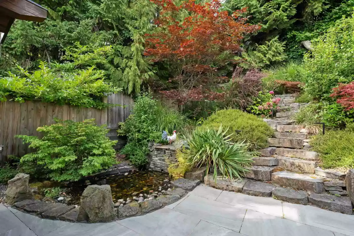 Playground / Recreational Area Near 2643 Nelson Avenue, West Vancouver, BC