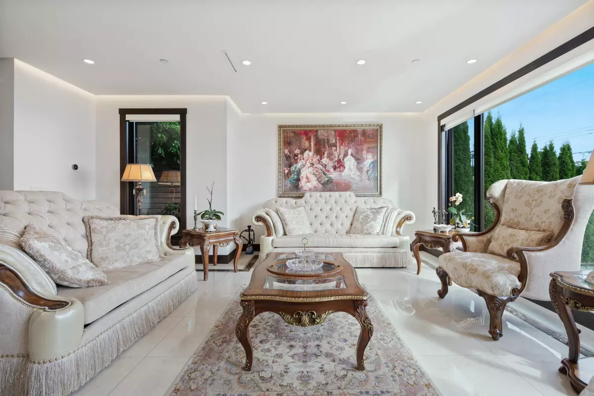 Primary Bathroom Photo of 2643 Nelson Avenue, West Vancouver, BC