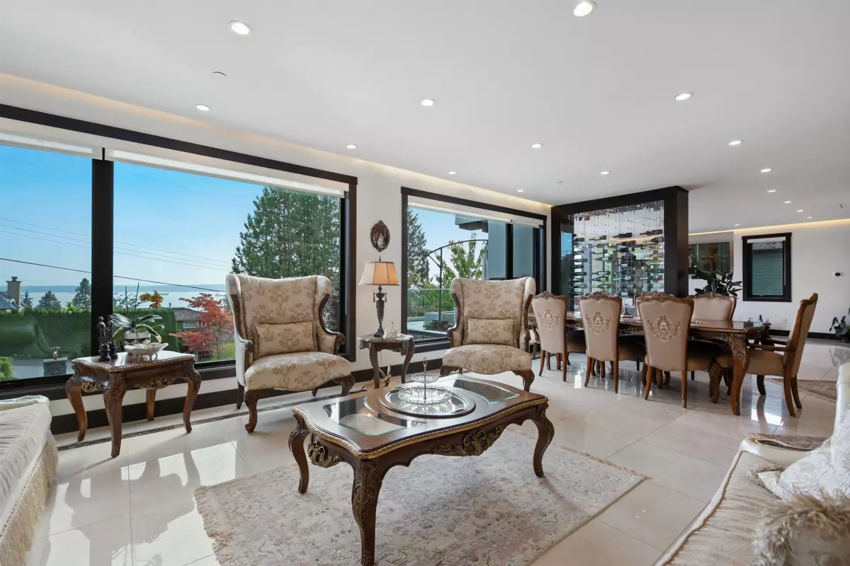 Primary Bedroom Photo of 2643 Nelson Avenue, West Vancouver, BC