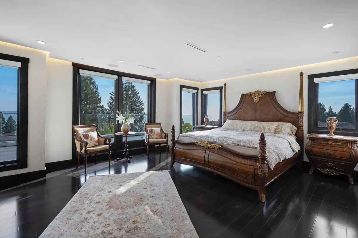 Staircase Photo of 2643 Nelson Avenue, West Vancouver, BC