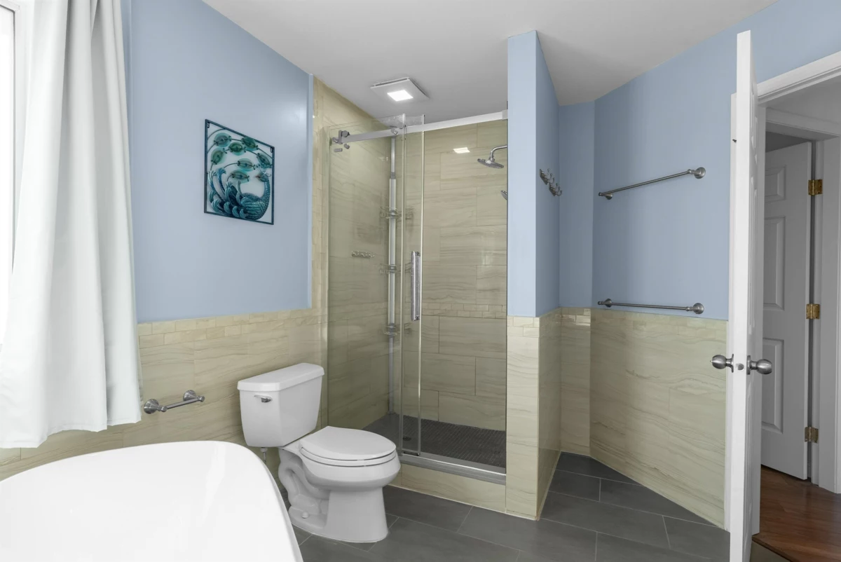 Backyard Photo of 2765 Nadina Drive, Coquitlam, BC