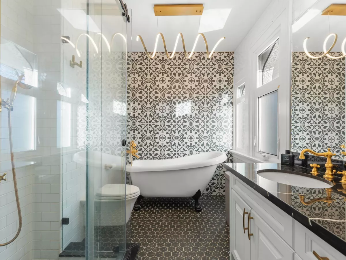 Hot Tub / Spa Photo of 1591 Nanton Avenue, Vancouver, BC