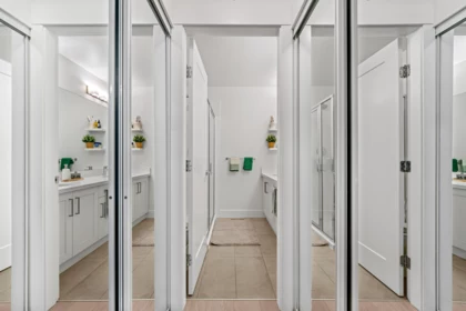 Entry Foyer Photo of 47 8570 204 Street, Langley, BC