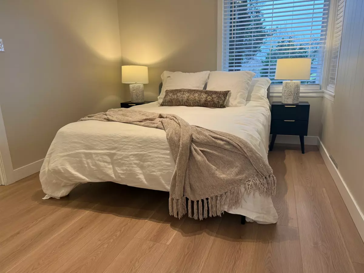 Primary Bathroom Photo of 3534 W 17th Avenue, Vancouver, BC