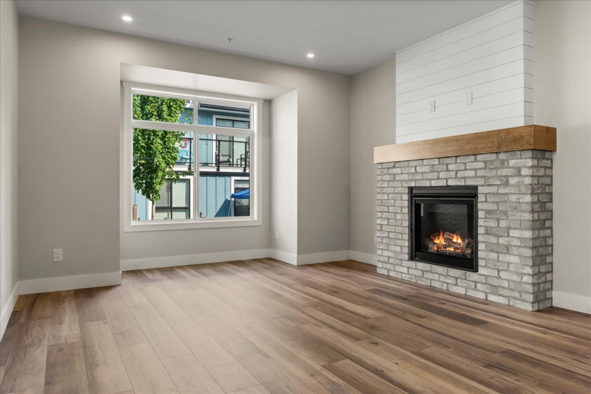 Kitchen Island Photo of 205 46211 Promontory Road, Chilliwack, BC
